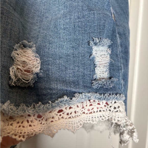 Lane Bryant Girlfriend Distressed Shorts with Crochet Lace Size 20 - Picture 7 of 11